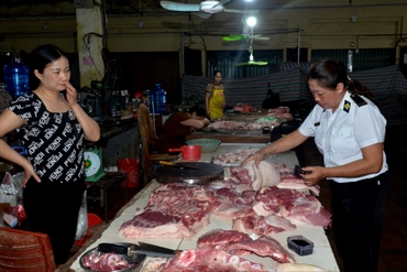 Lựa chọn thịt lợn an toàn trong mùa dịch